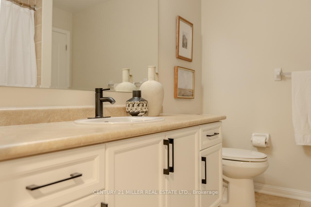 Photo 18 of 935 Deverell Place, Milton, Coates — HOMEH