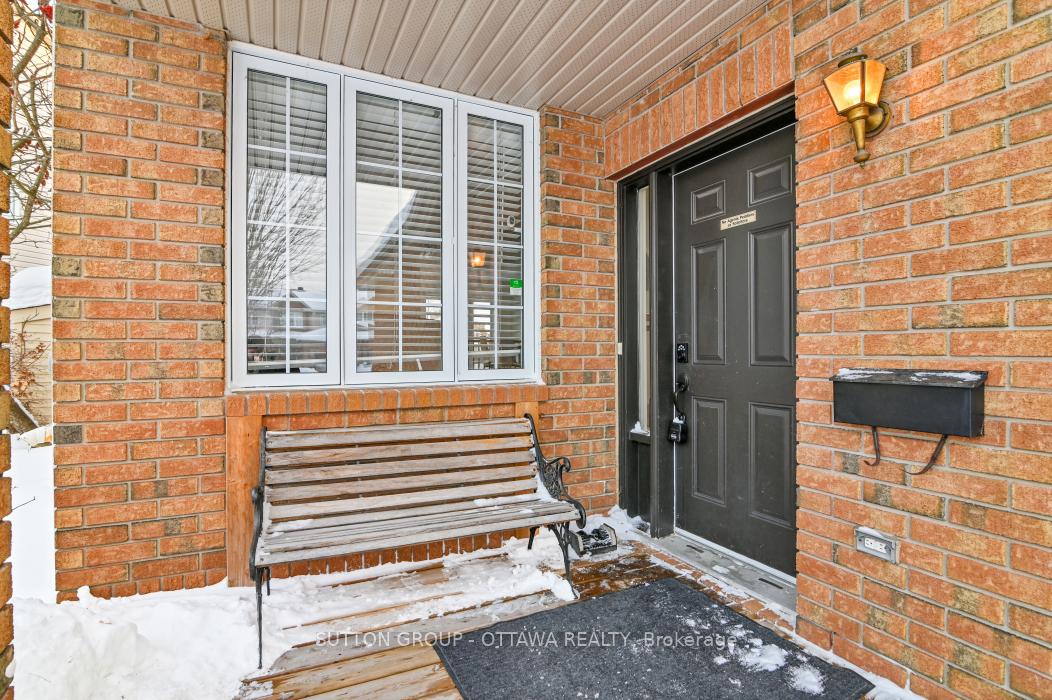 Photo 2 of 645 Aberfoyle Circle NE, Ottawa, Kanata - Morgan's Grant/South March — HOMEH