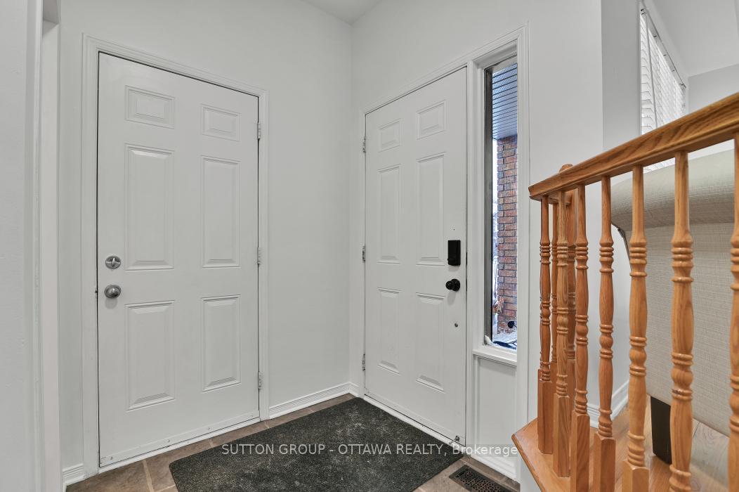 Photo 3 of 645 Aberfoyle Circle NE, Ottawa, Kanata - Morgan's Grant/South March — HOMEH