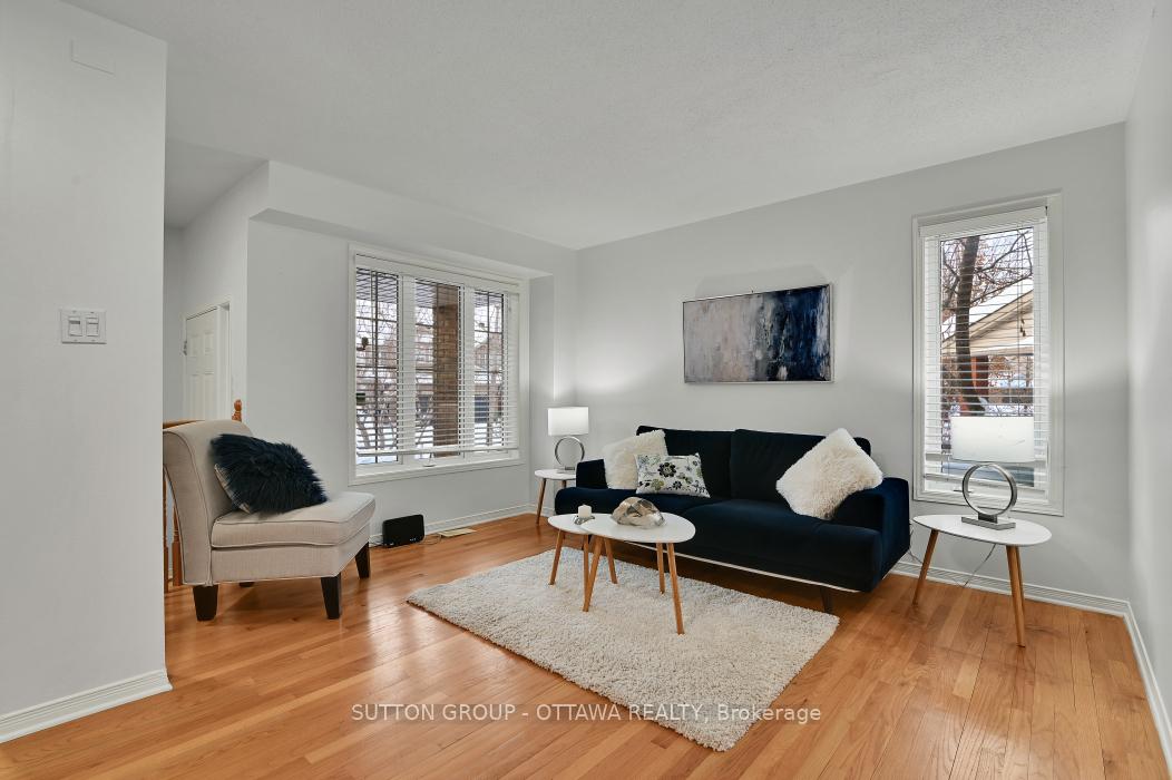Photo 4 of 645 Aberfoyle Circle NE, Ottawa, Kanata - Morgan's Grant/South March — HOMEH