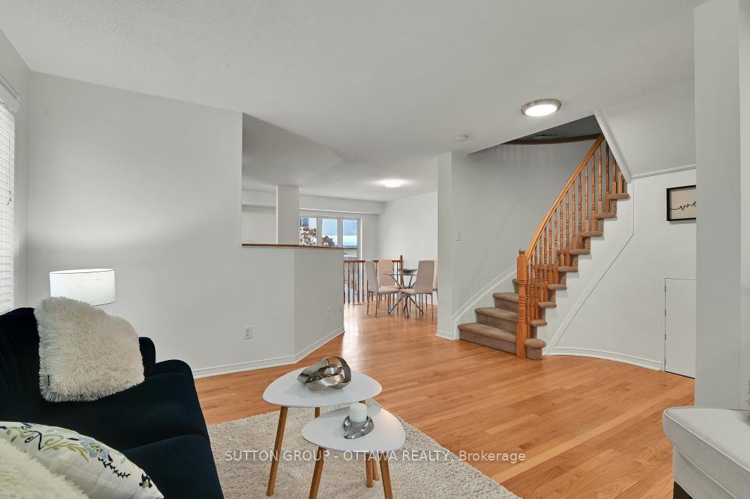 Photo 6 of 645 Aberfoyle Circle NE, Ottawa, Kanata - Morgan's Grant/South March — HOMEH