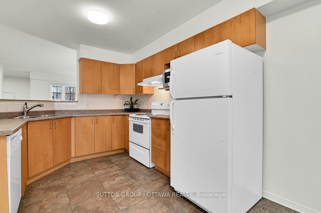 Photo 8 of 645 Aberfoyle Circle NE, Ottawa, Kanata - Morgan's Grant/South March — HOMEH