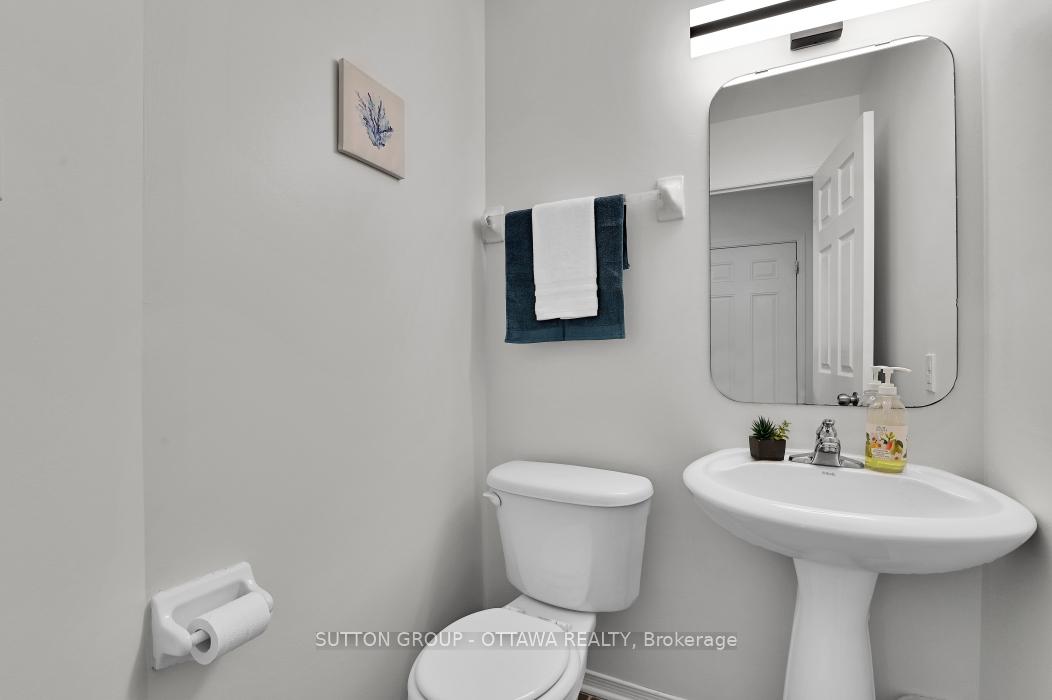 Photo 11 of 645 Aberfoyle Circle NE, Ottawa, Kanata - Morgan's Grant/South March — HOMEH