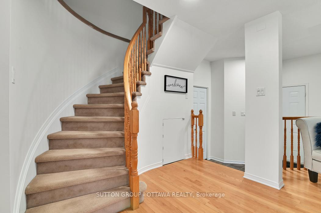 Photo 12 of 645 Aberfoyle Circle NE, Ottawa, Kanata - Morgan's Grant/South March — HOMEH
