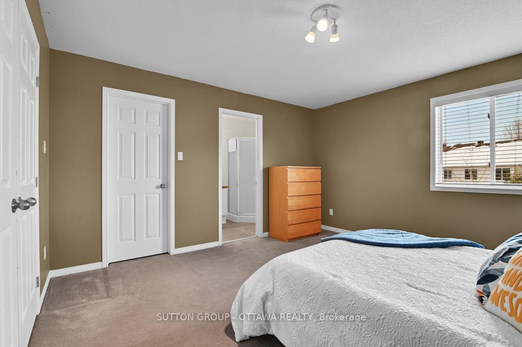 Photo 16 of 645 Aberfoyle Circle NE, Ottawa, Kanata - Morgan's Grant/South March — HOMEH