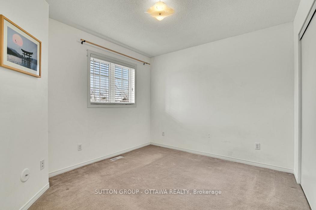 Photo 20 of 645 Aberfoyle Circle NE, Ottawa, Kanata - Morgan's Grant/South March — HOMEH