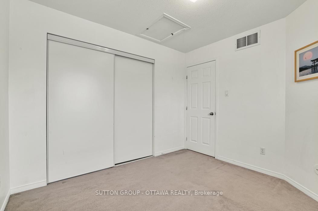 Photo 21 of 645 Aberfoyle Circle NE, Ottawa, Kanata - Morgan's Grant/South March — HOMEH