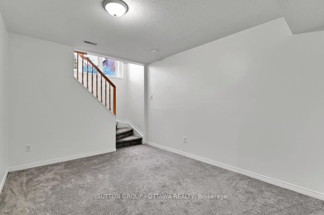 Photo 24 of 645 Aberfoyle Circle NE, Ottawa, Kanata - Morgan's Grant/South March — HOMEH