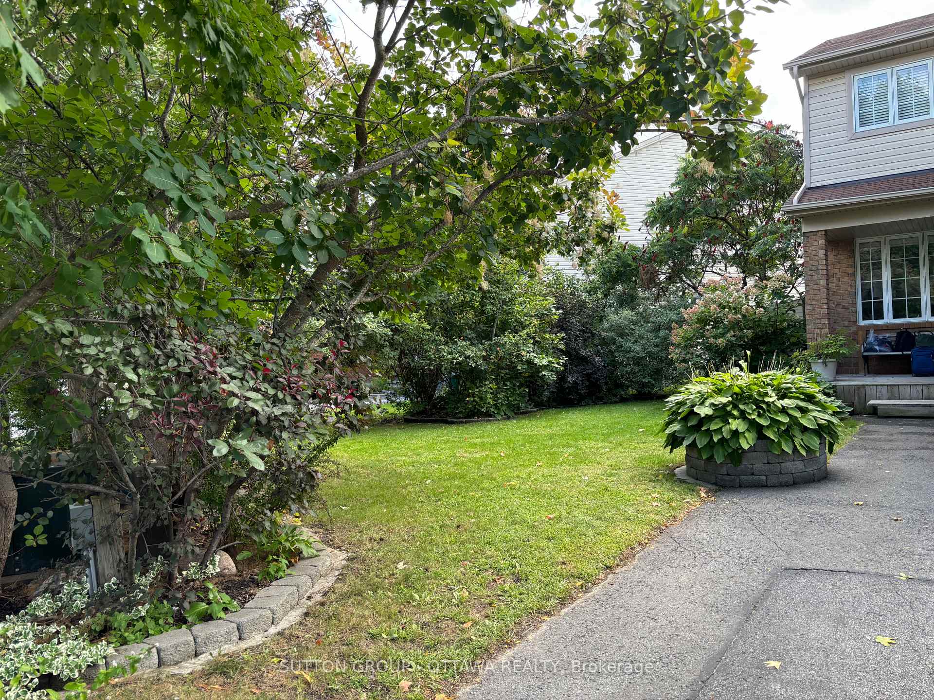 Photo 38 of 645 Aberfoyle Circle NE, Ottawa, Kanata - Morgan's Grant/South March — HOMEH