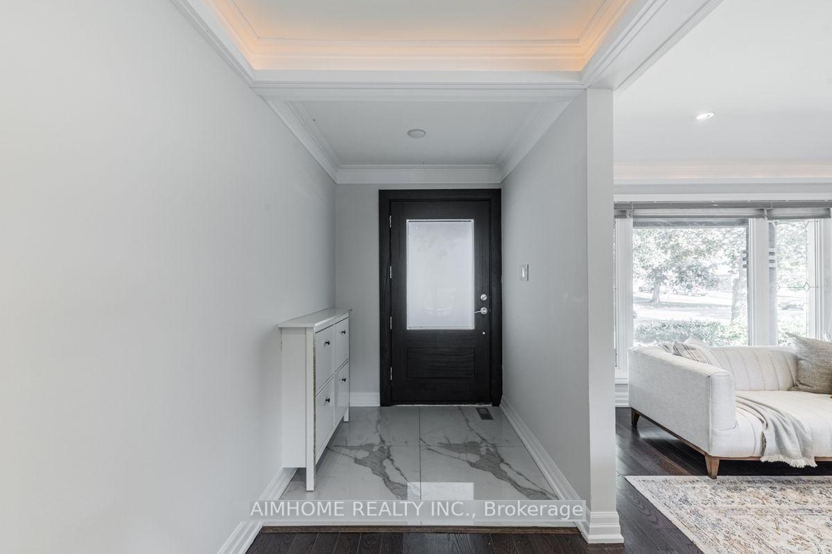 Photo 3 of 51 Royal Orchard Boulevard, Markham, Royal Orchard — HOMEH