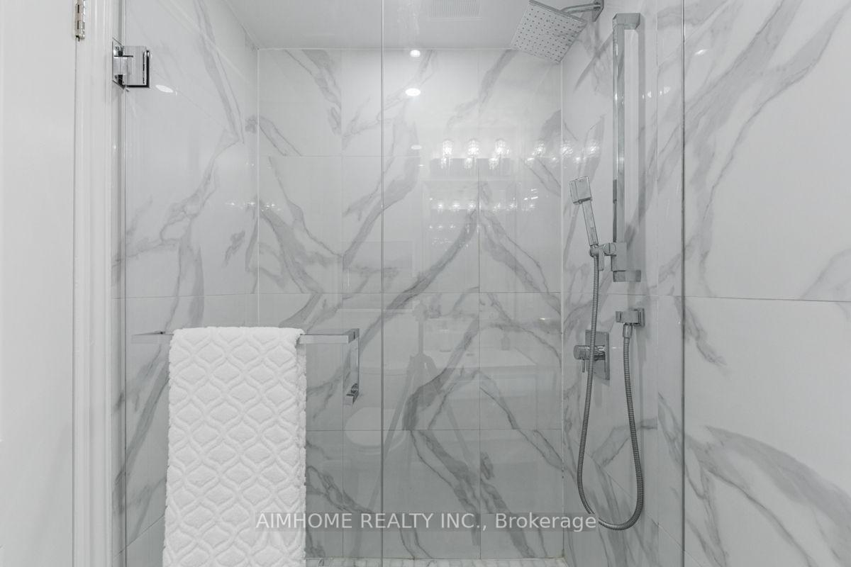 Photo 25 of 51 Royal Orchard Boulevard, Markham, Royal Orchard — HOMEH