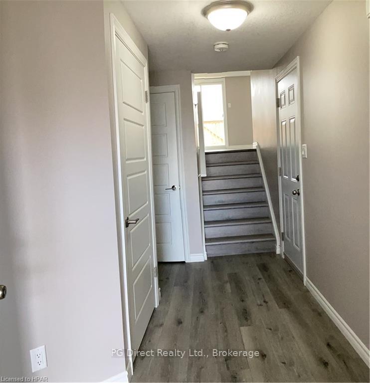 Photo 4 of 81 Donnenwerth Drive, Kitchener — HOMEH