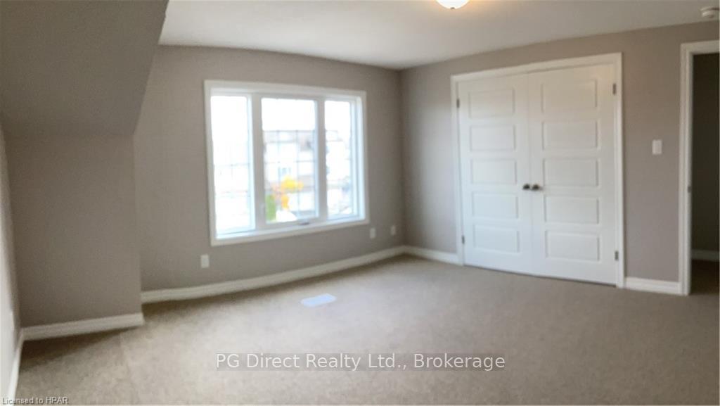 Photo 5 of 81 Donnenwerth Drive, Kitchener — HOMEH