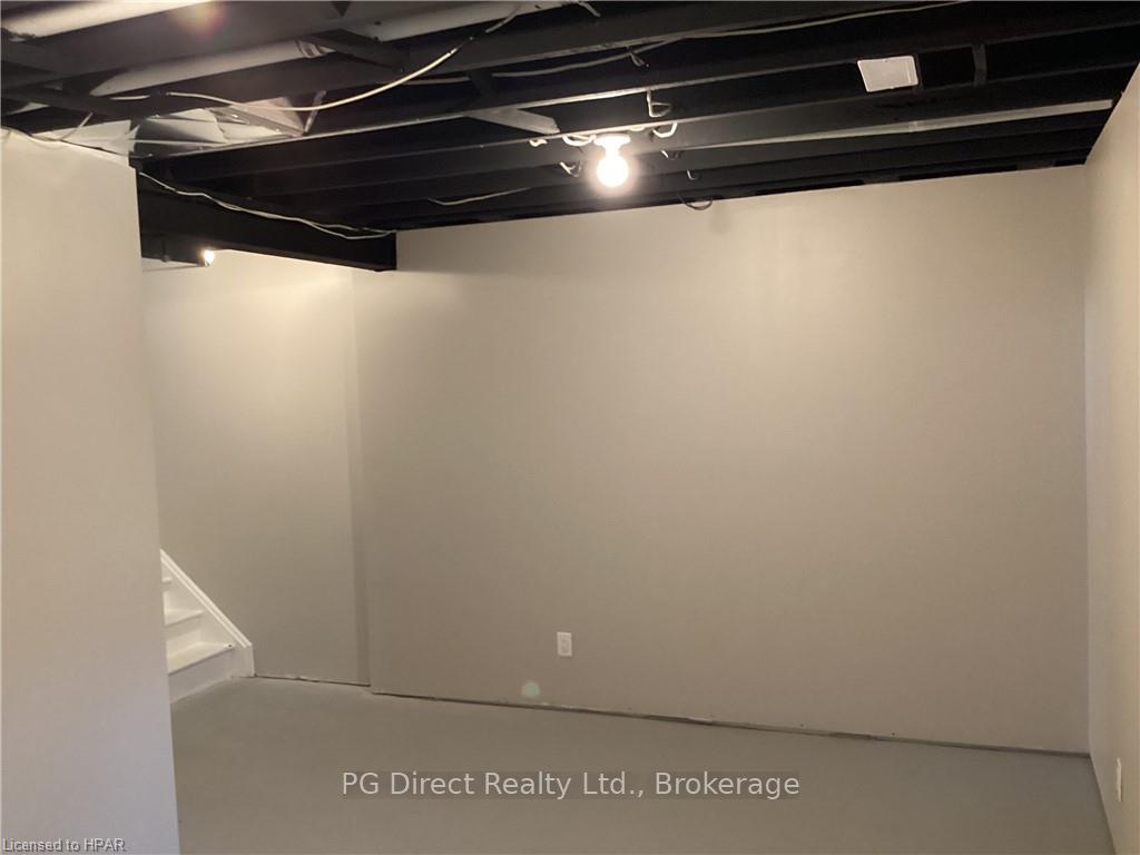 Photo 11 of 81 Donnenwerth Drive, Kitchener — HOMEH