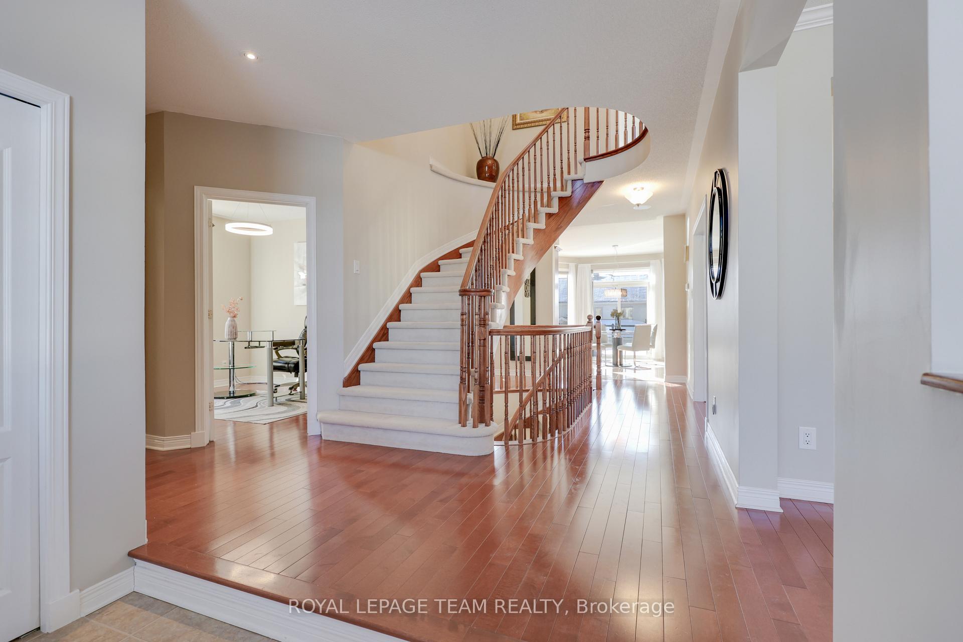 Photo 2 of 726 Kilmar Crescent, Ottawa, Kanata - Kanata Lakes/Heritage Hills — HOMEH