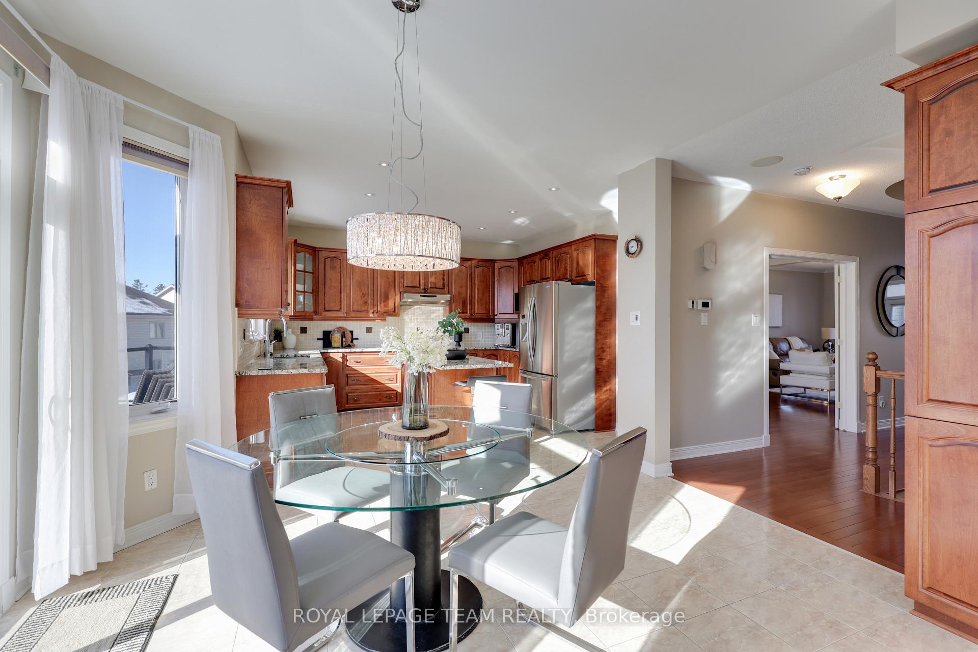 Photo 10 of 726 Kilmar Crescent, Ottawa, Kanata - Kanata Lakes/Heritage Hills — HOMEH