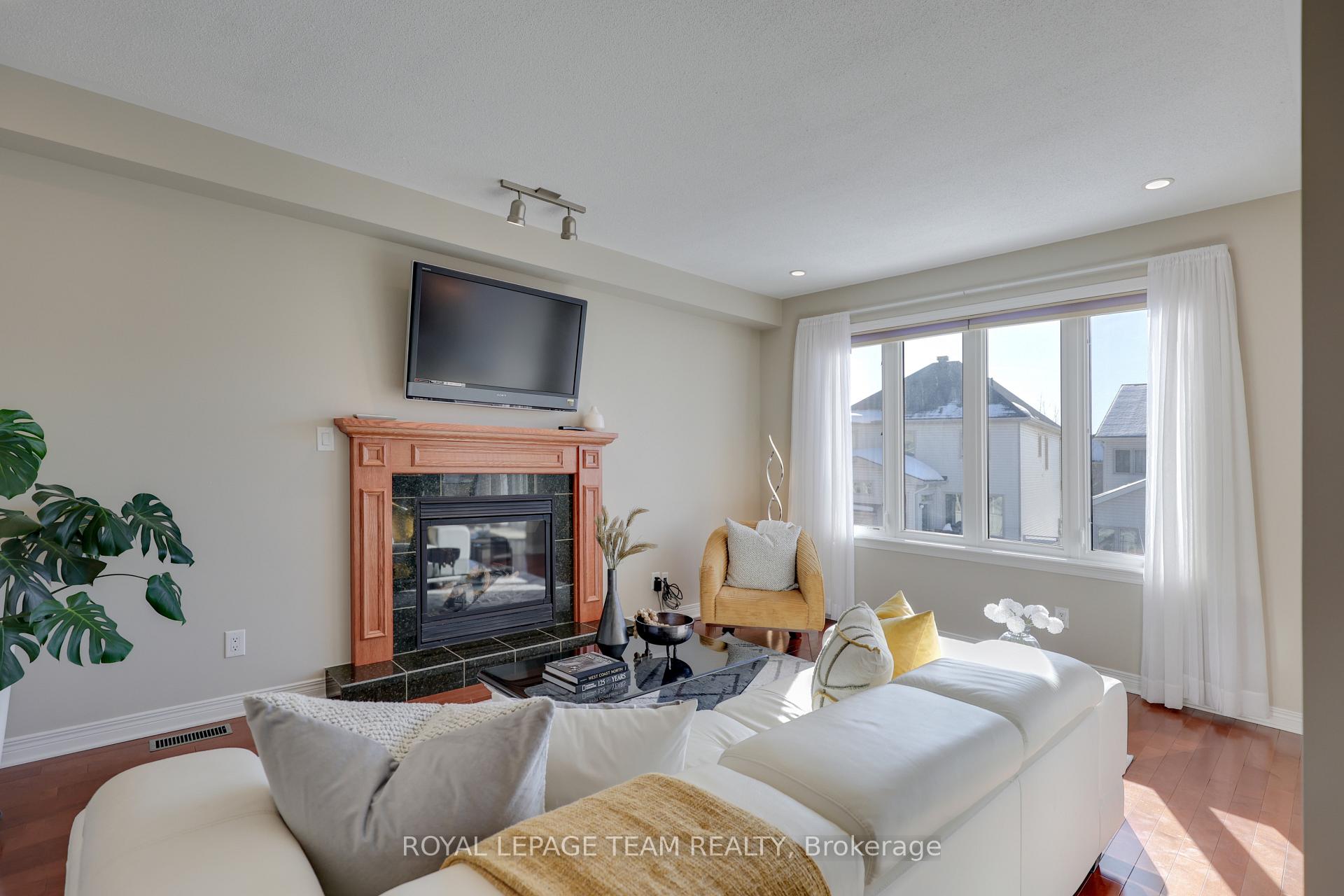 Photo 12 of 726 Kilmar Crescent, Ottawa, Kanata - Kanata Lakes/Heritage Hills — HOMEH