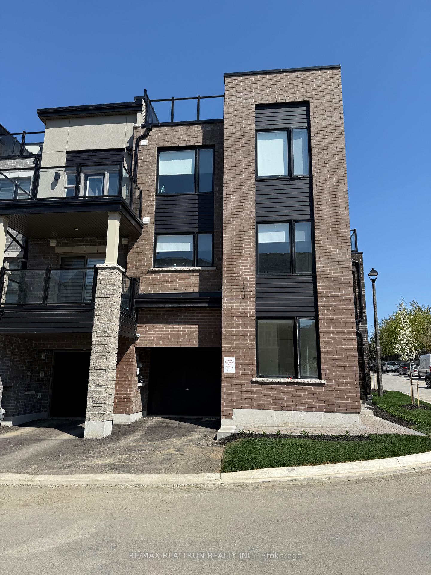 Photo 3 of 46 Herman Gilroy Lane, Markham, Angus Glen — HOMEH