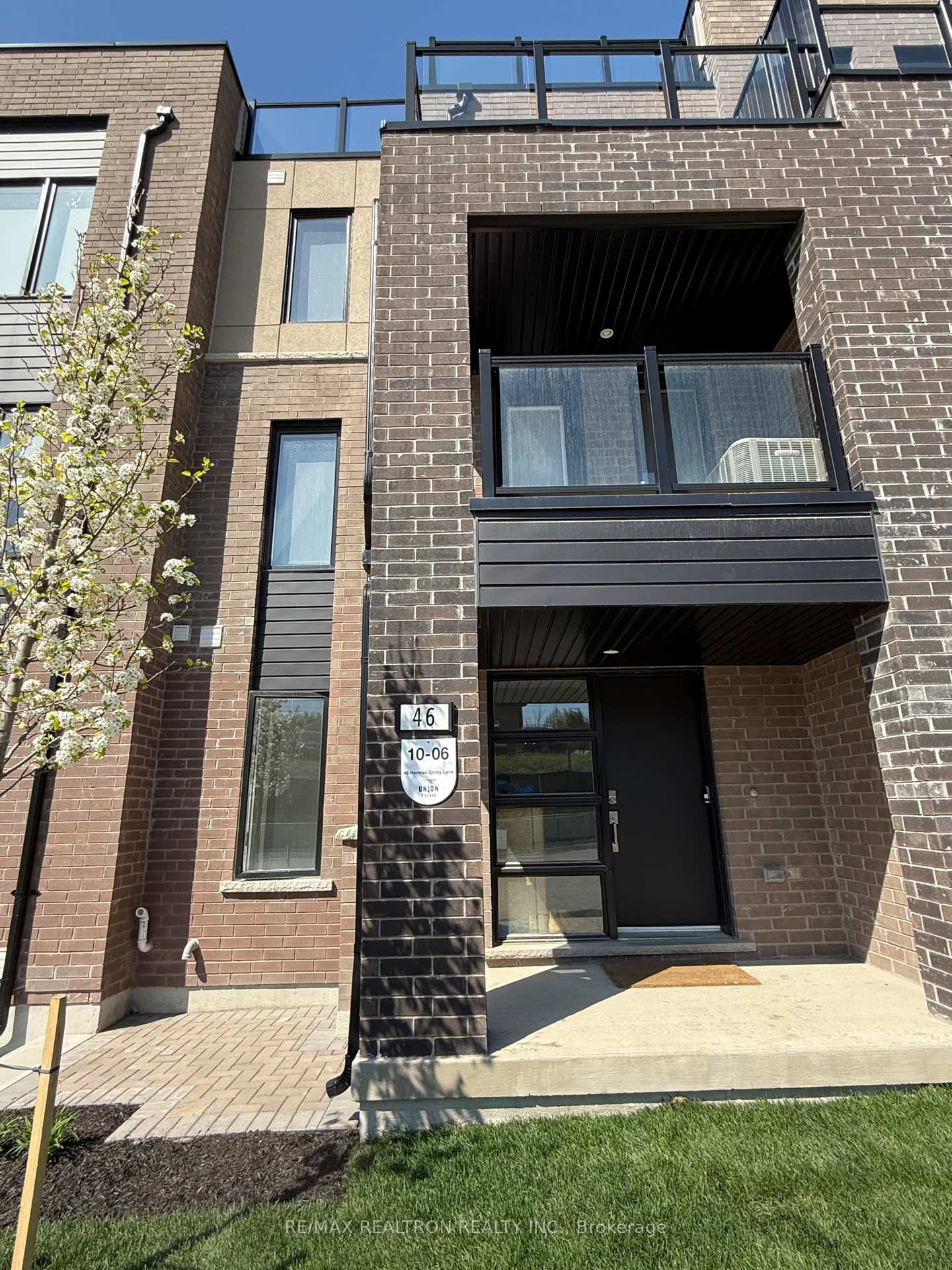 Photo 4 of 46 Herman Gilroy Lane, Markham, Angus Glen — HOMEH