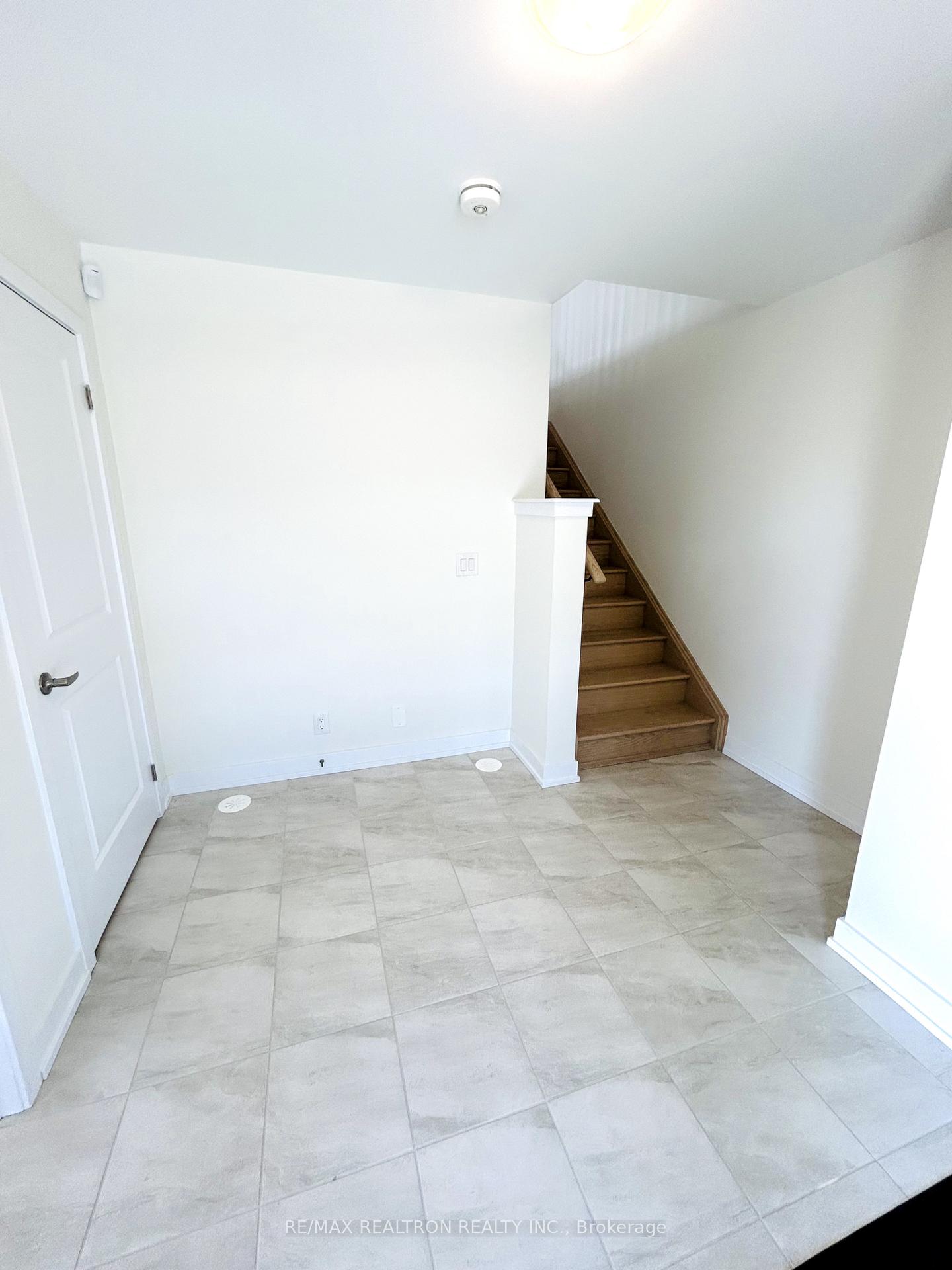 Photo 6 of 46 Herman Gilroy Lane, Markham, Angus Glen — HOMEH
