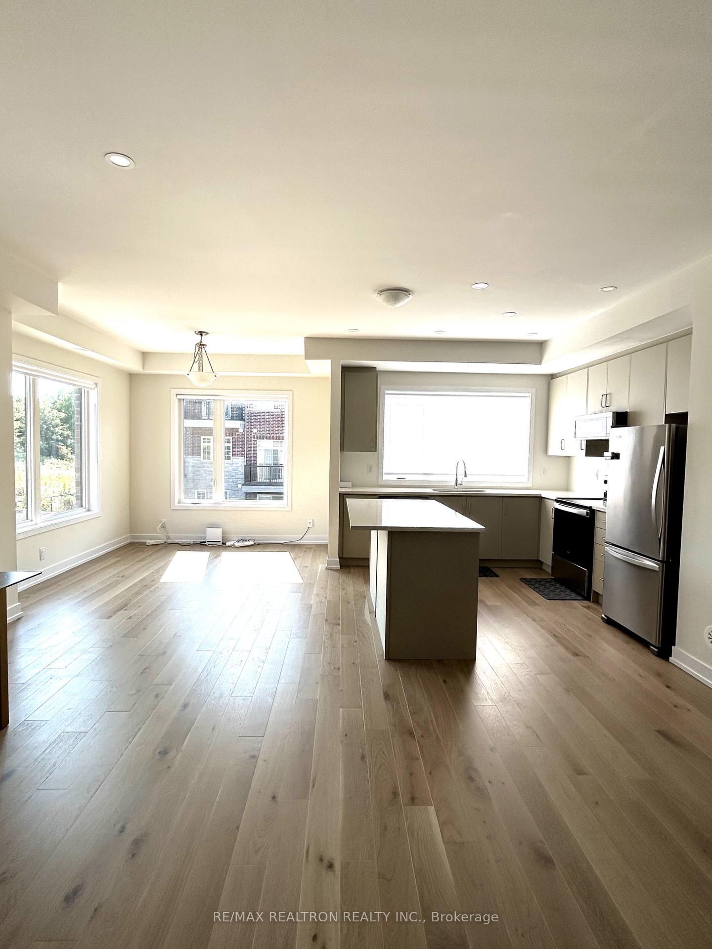 Photo 12 of 46 Herman Gilroy Lane, Markham, Angus Glen — HOMEH