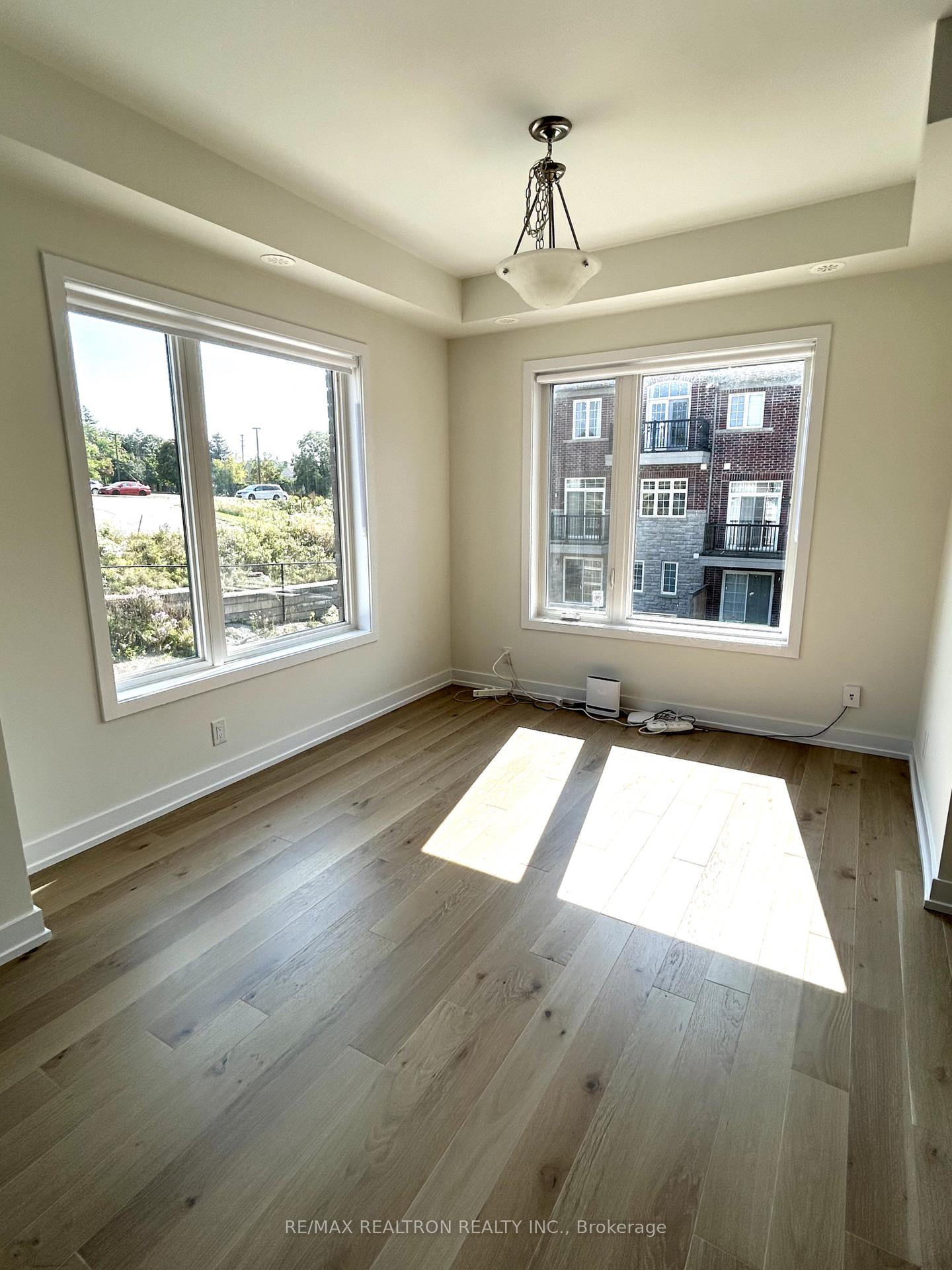 Photo 17 of 46 Herman Gilroy Lane, Markham, Angus Glen — HOMEH