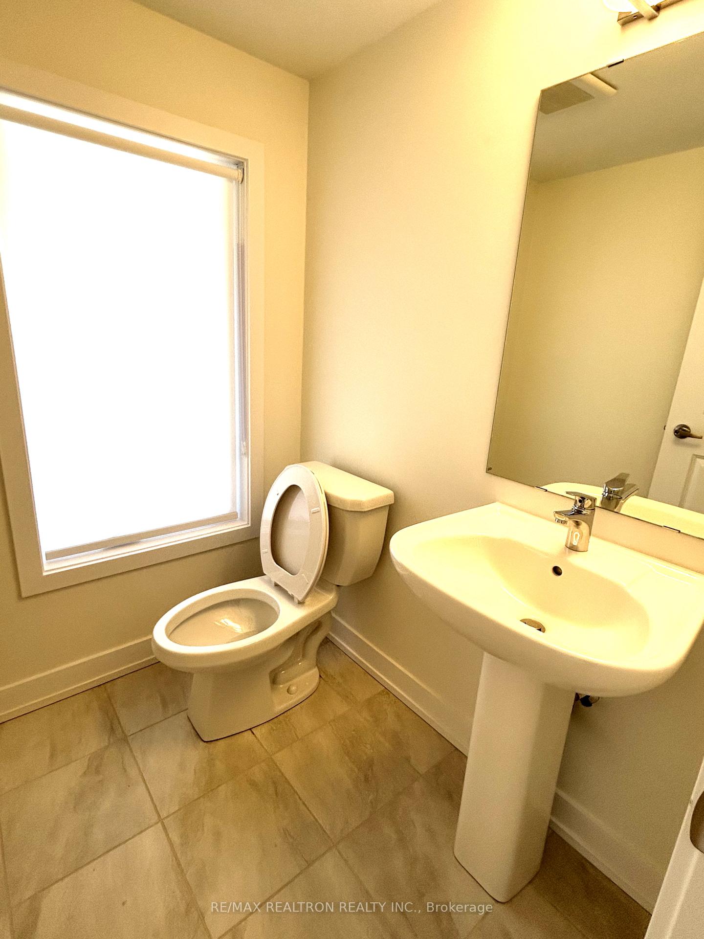 Photo 19 of 46 Herman Gilroy Lane, Markham, Angus Glen — HOMEH