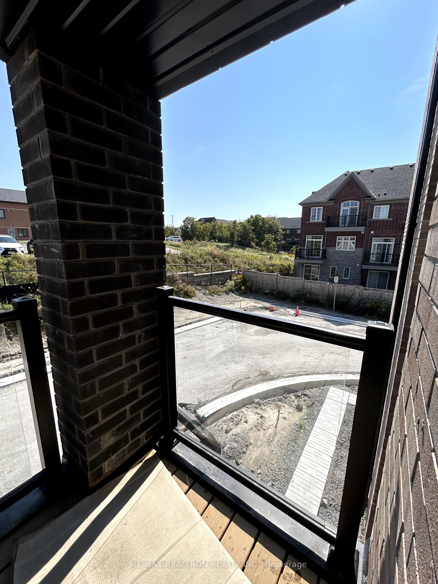 Photo 21 of 46 Herman Gilroy Lane, Markham, Angus Glen — HOMEH