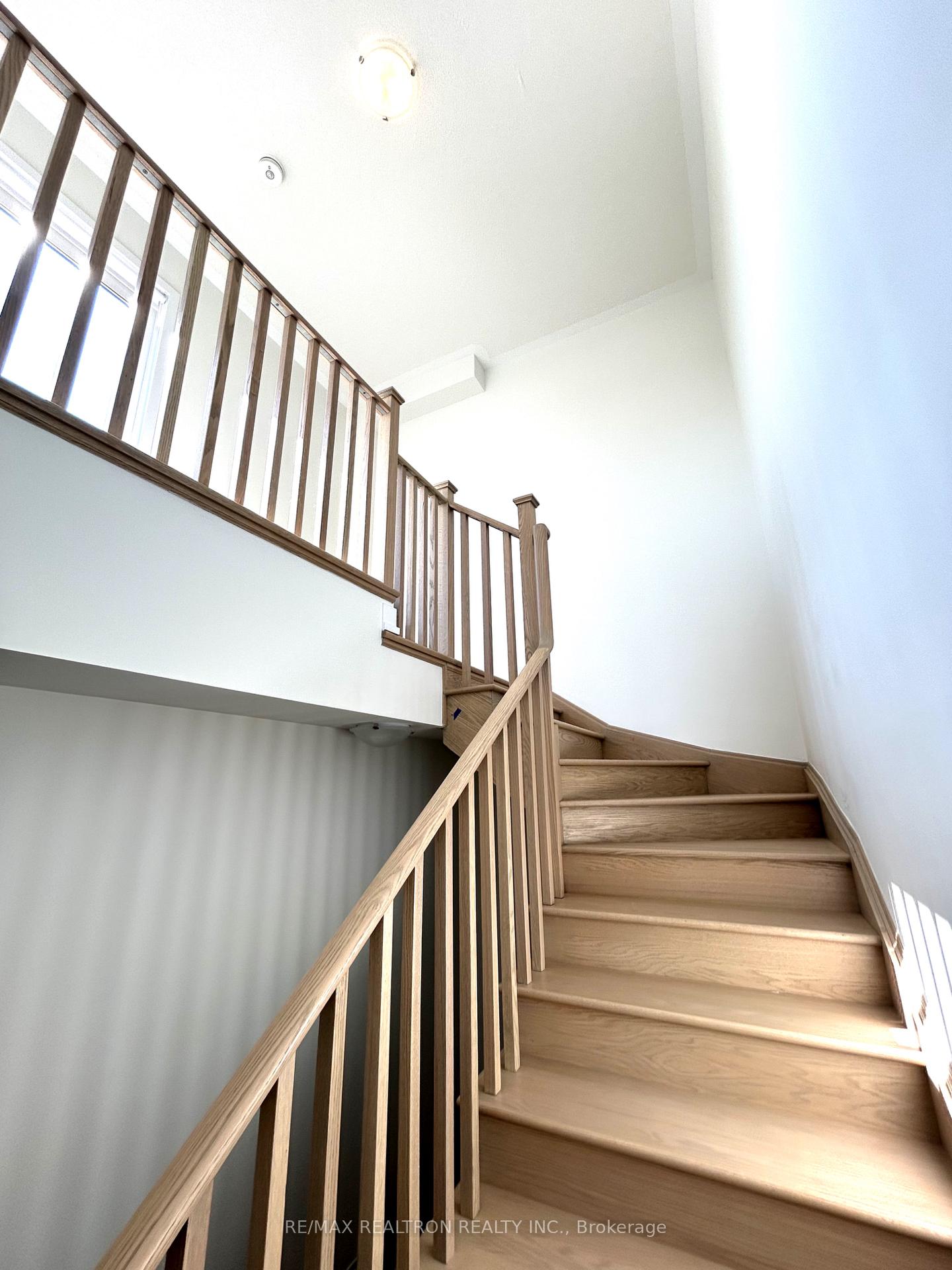 Photo 27 of 46 Herman Gilroy Lane, Markham, Angus Glen — HOMEH