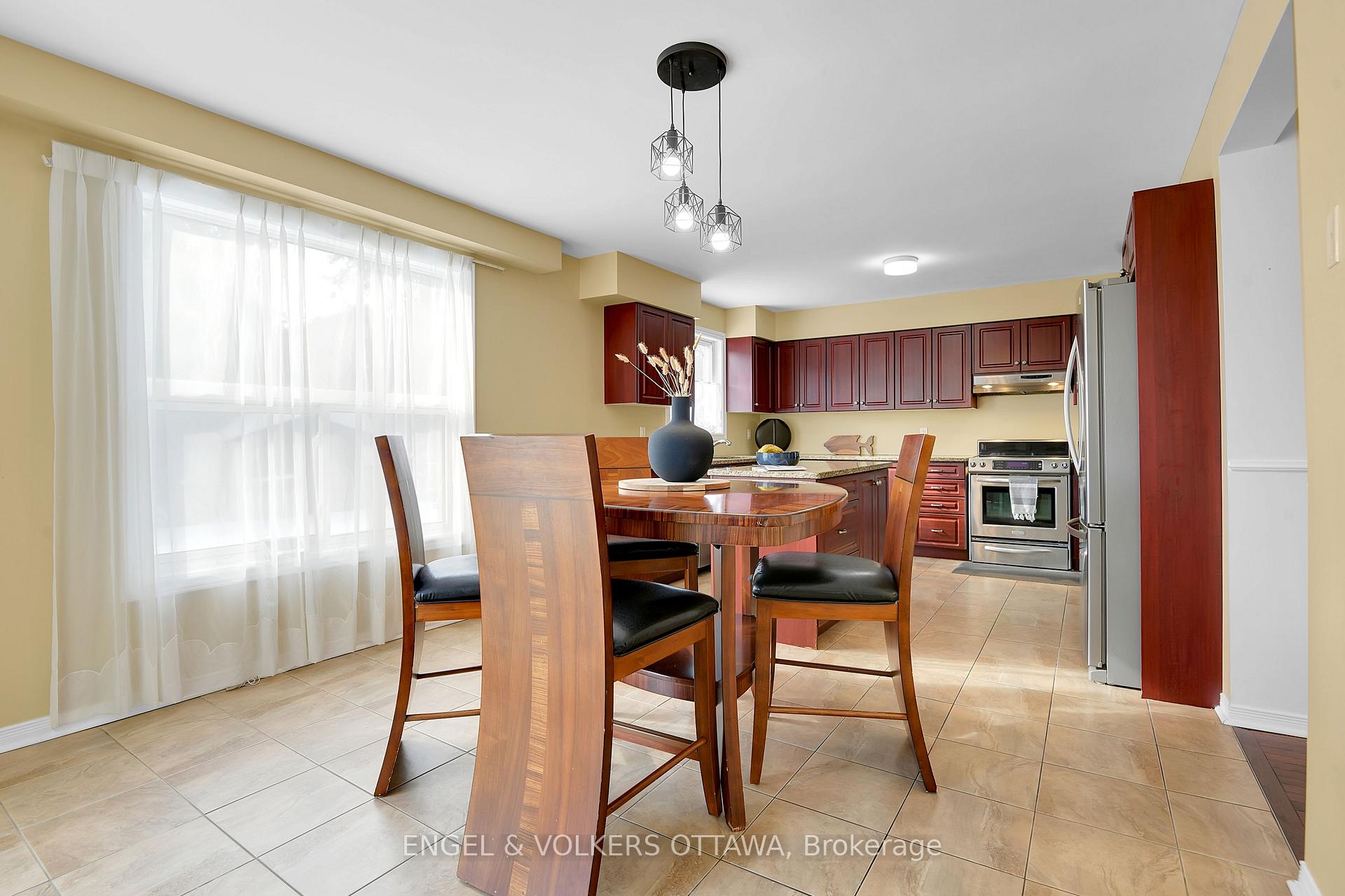 Photo 7 of 33 Morgan's Grant Way, Ottawa, Kanata - Morgan's Grant/South March — HOMEH