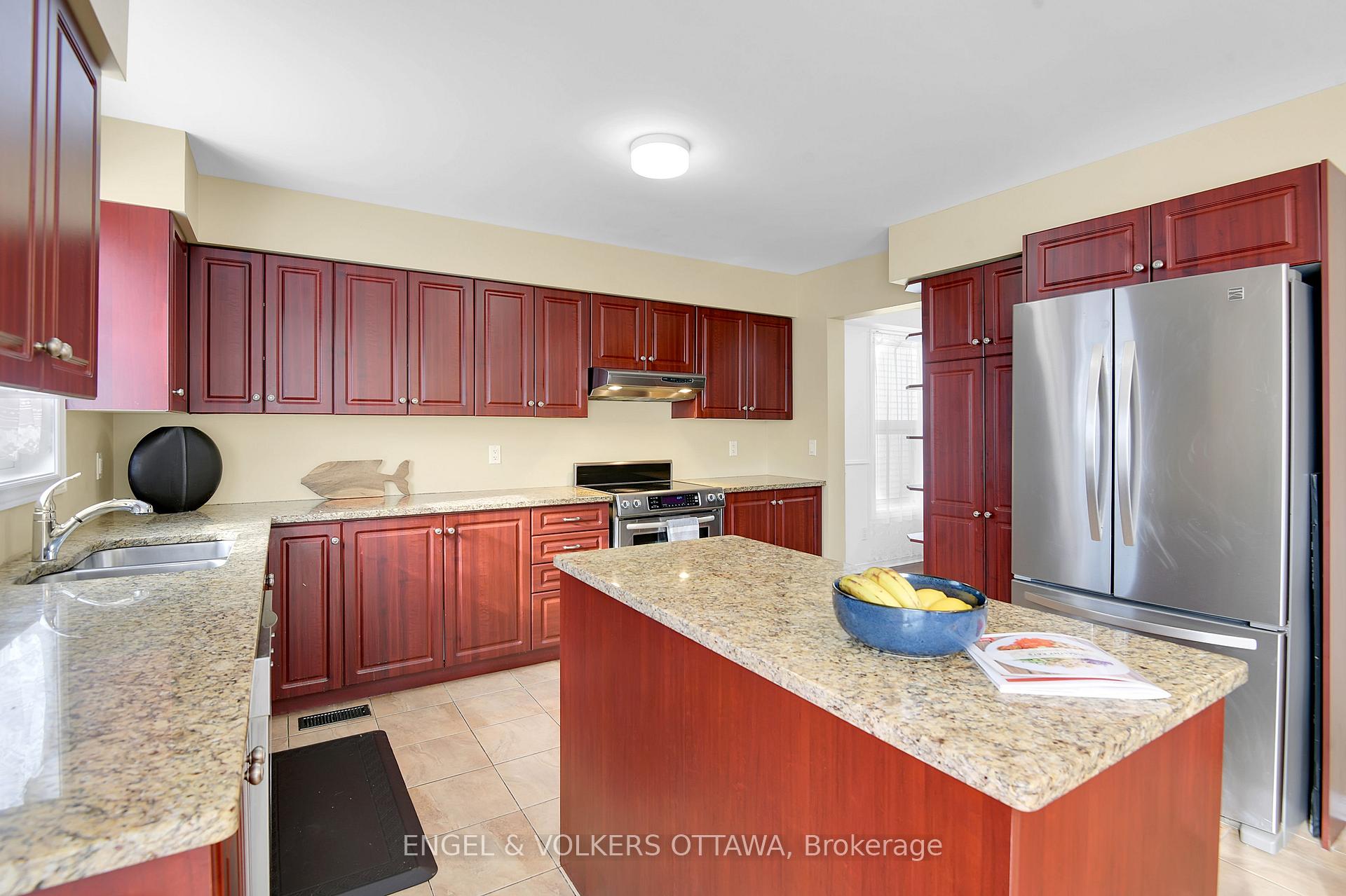 Photo 9 of 33 Morgan's Grant Way, Ottawa, Kanata - Morgan's Grant/South March — HOMEH