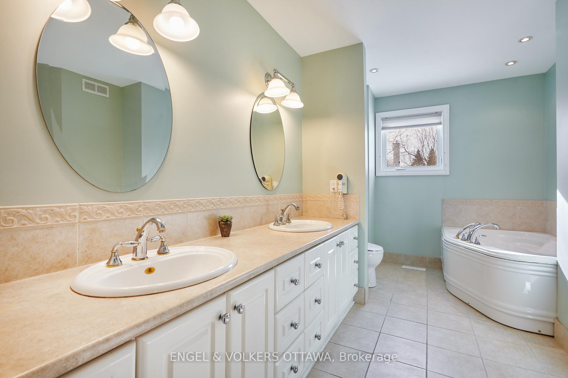 Photo 20 of 33 Morgan's Grant Way, Ottawa, Kanata - Morgan's Grant/South March — HOMEH