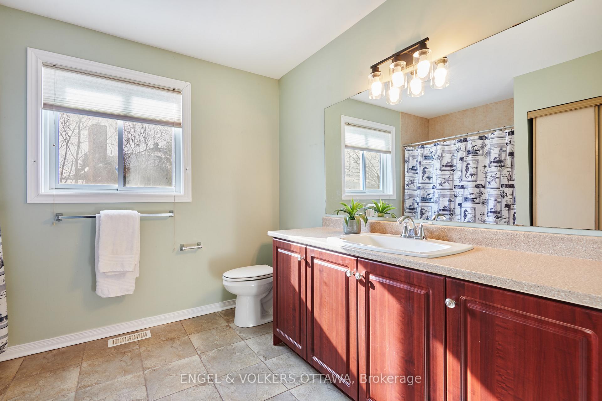 Photo 25 of 33 Morgan's Grant Way, Ottawa, Kanata - Morgan's Grant/South March — HOMEH