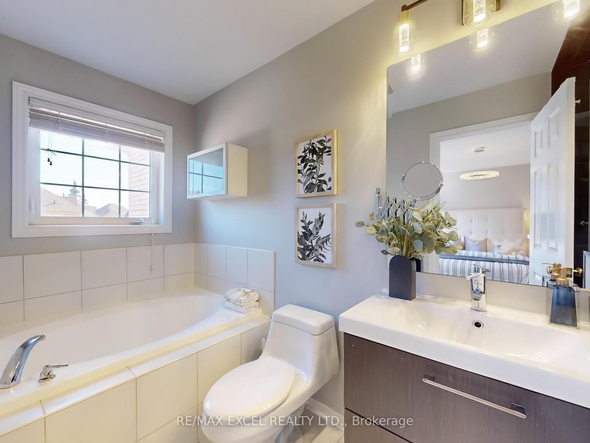 Photo 23 of 10327 Woodbine Avenue, Markham, Cathedraltown — HOMEH