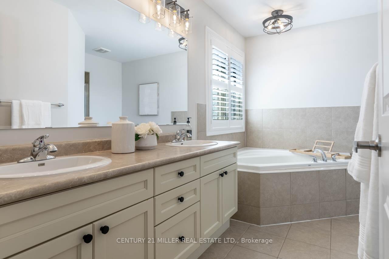 Photo 18 of 444 Carbert Crescent, Milton, Willmott — HOMEH