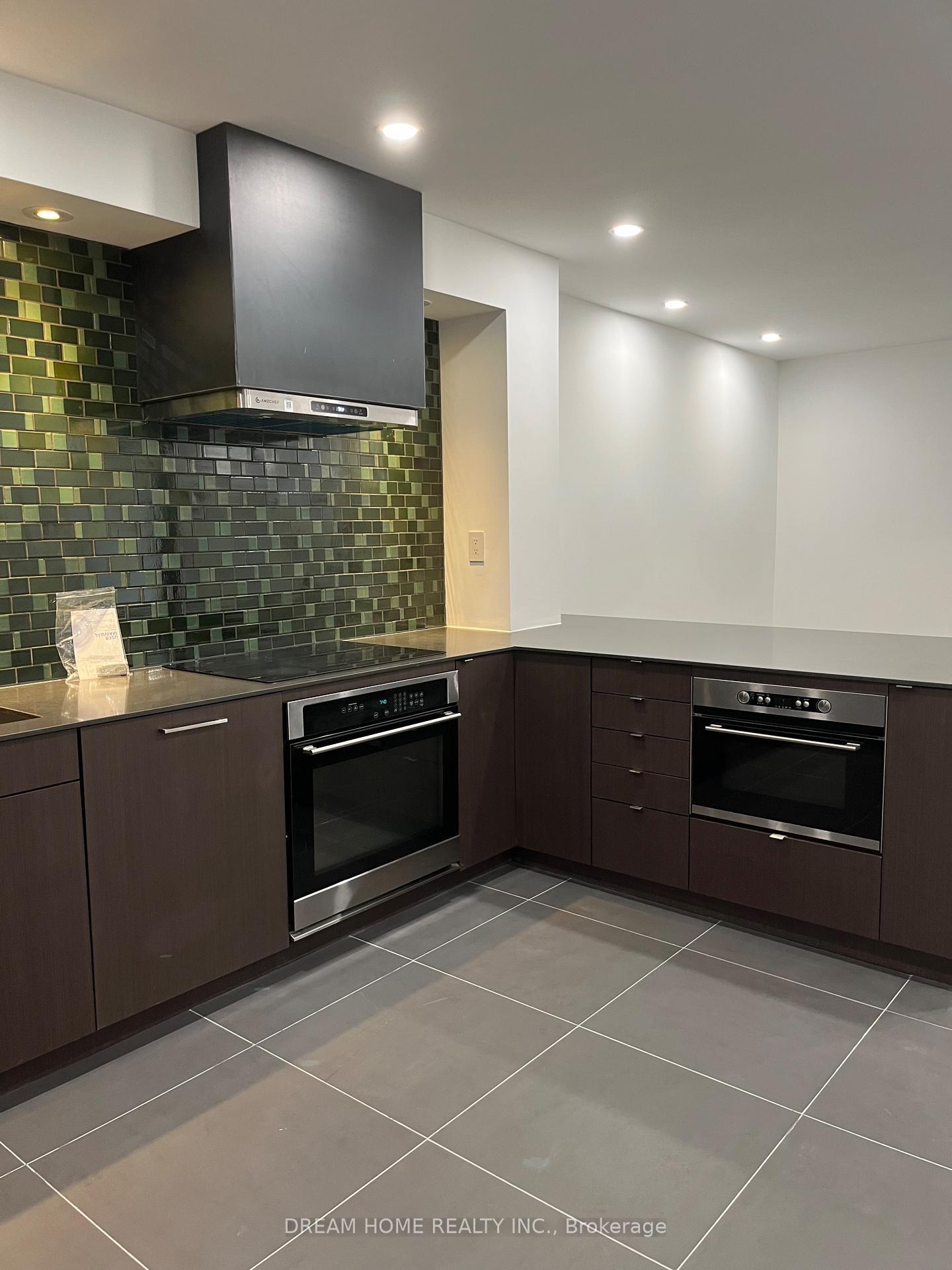 Photo 6 of 128 Larksmere Court, Markham, Milliken Mills West — HOMEH