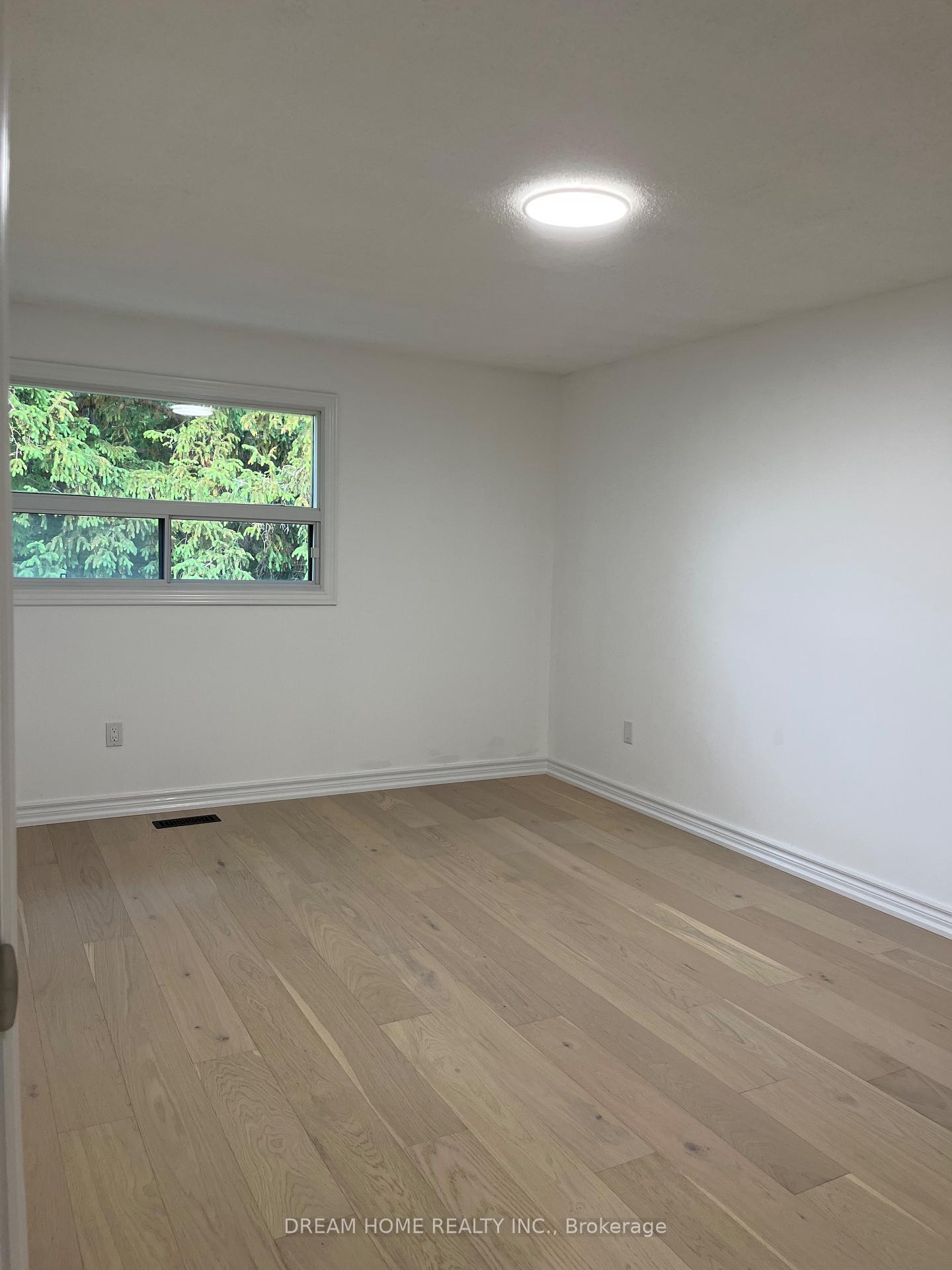 Photo 11 of 128 Larksmere Court, Markham, Milliken Mills West — HOMEH