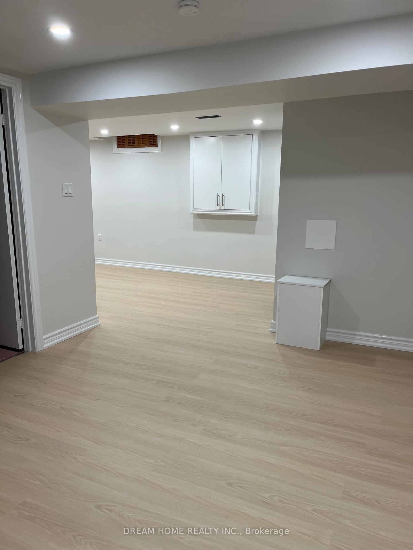 Photo 14 of 128 Larksmere Court, Markham, Milliken Mills West — HOMEH
