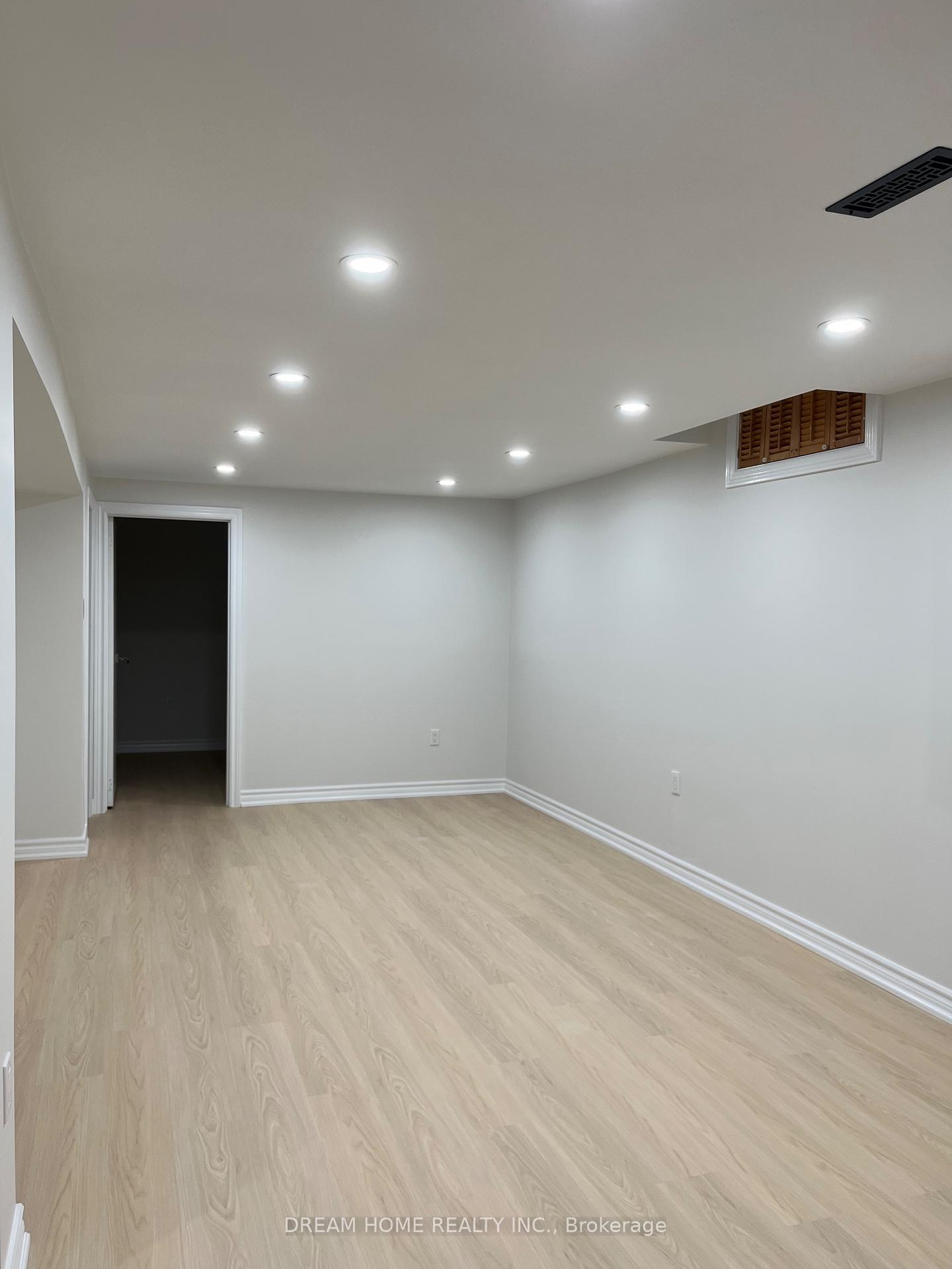 Photo 15 of 128 Larksmere Court, Markham, Milliken Mills West — HOMEH