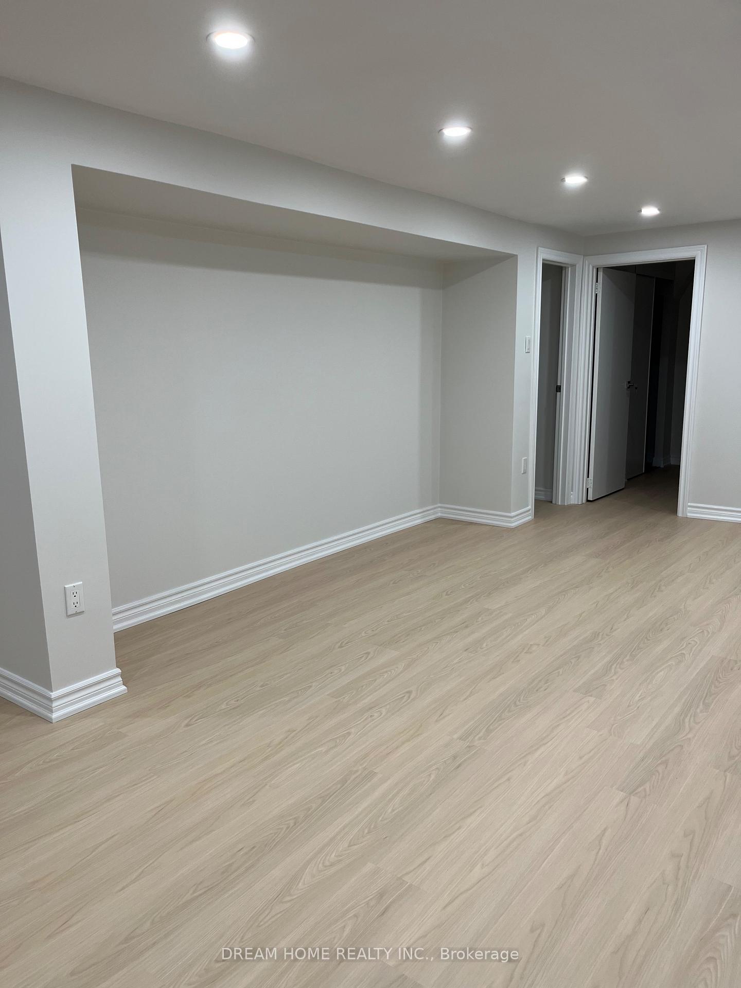 Photo 16 of 128 Larksmere Court, Markham, Milliken Mills West — HOMEH