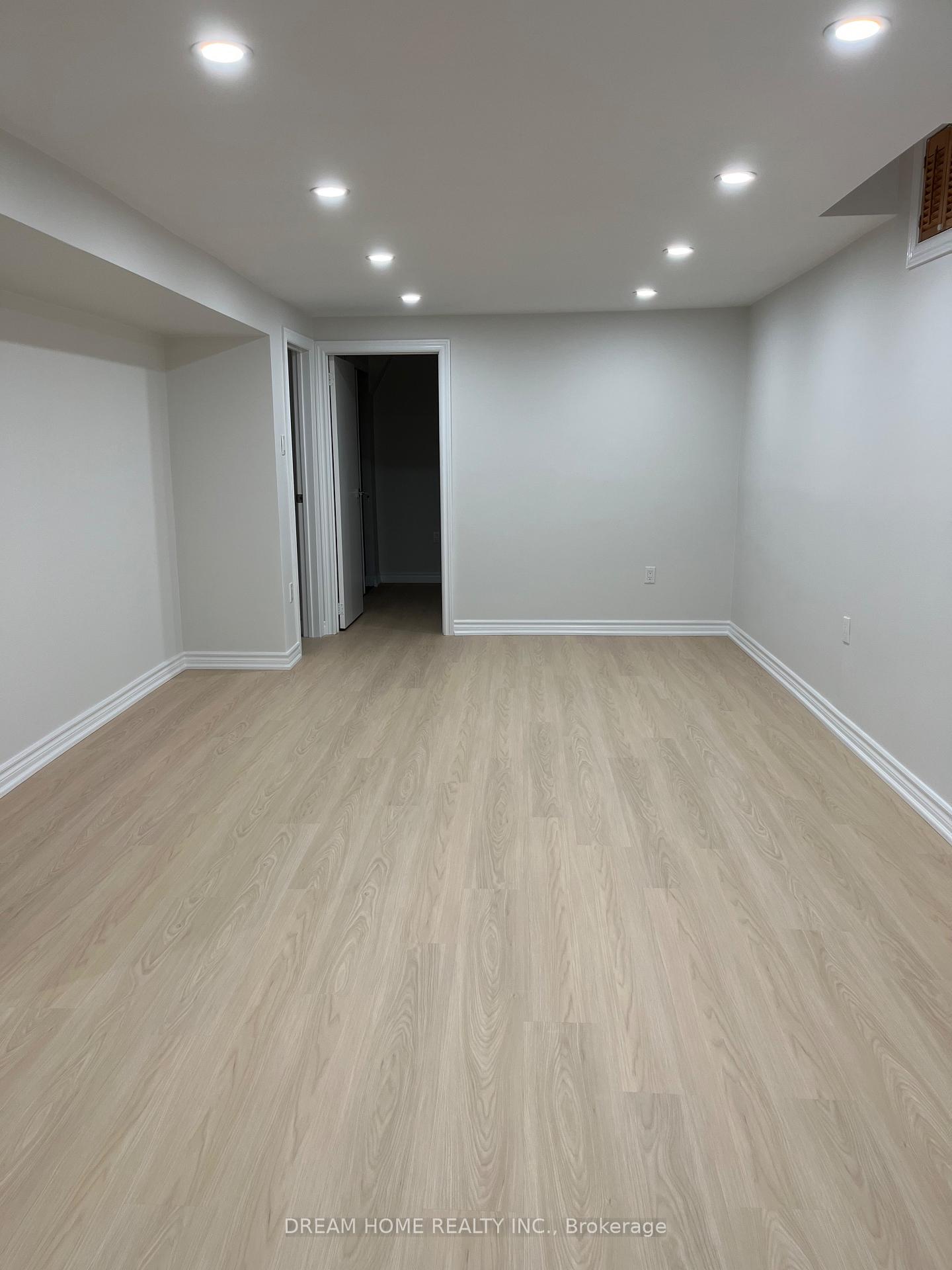 Photo 17 of 128 Larksmere Court, Markham, Milliken Mills West — HOMEH