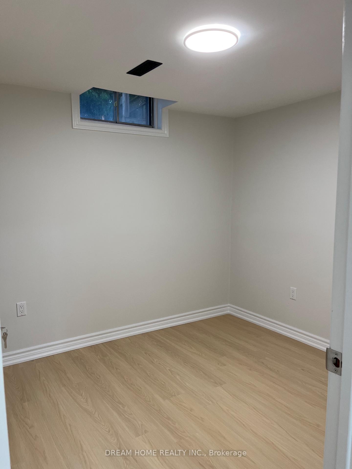 Photo 18 of 128 Larksmere Court, Markham, Milliken Mills West — HOMEH