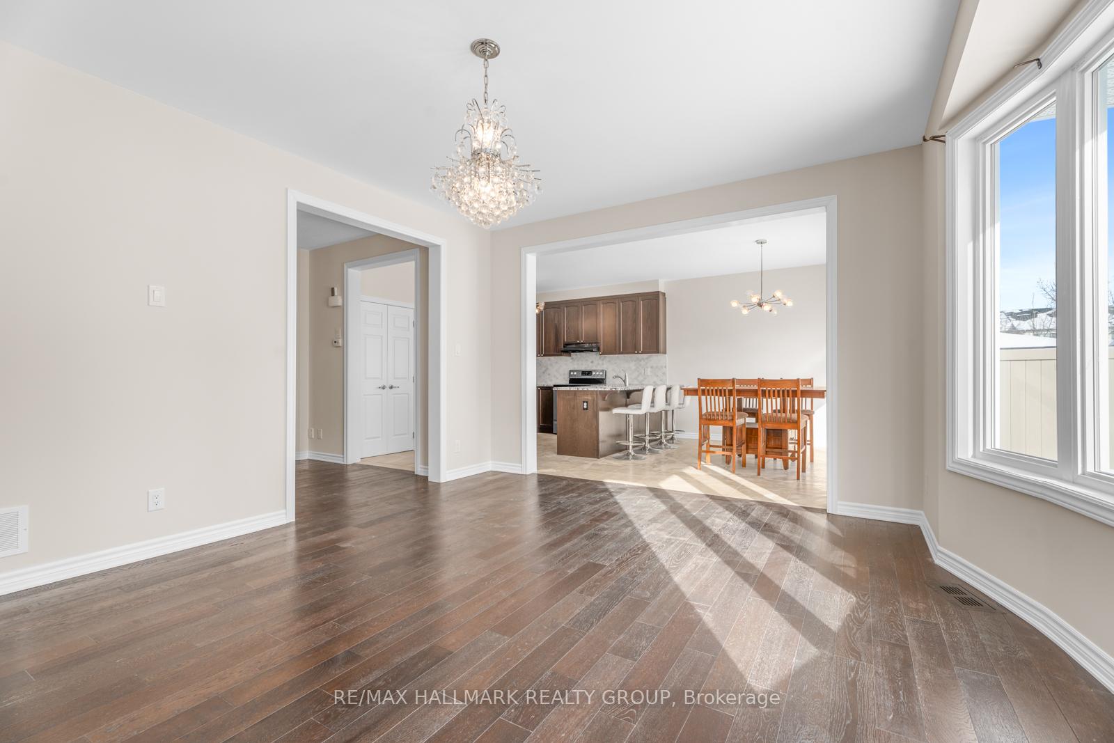 Photo 12 of 60 Solaris Drive, Ottawa, Kanata - Emerald Meadows/Trailwest — HOMEH
