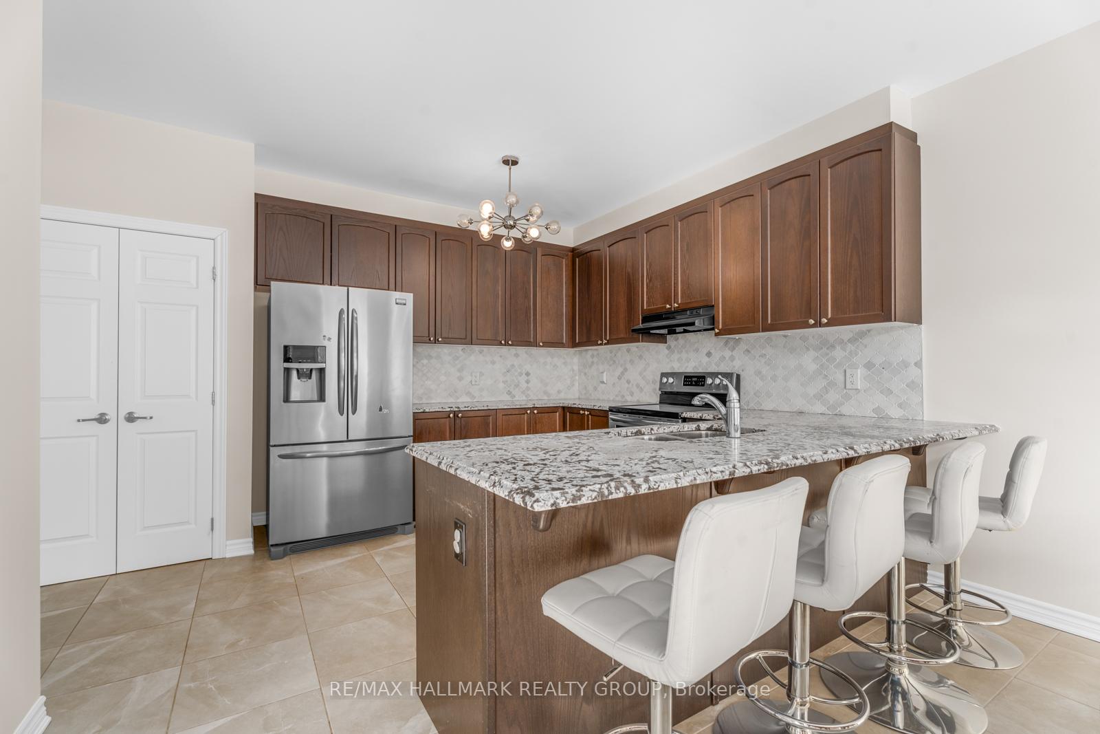 Photo 15 of 60 Solaris Drive, Ottawa, Kanata - Emerald Meadows/Trailwest — HOMEH