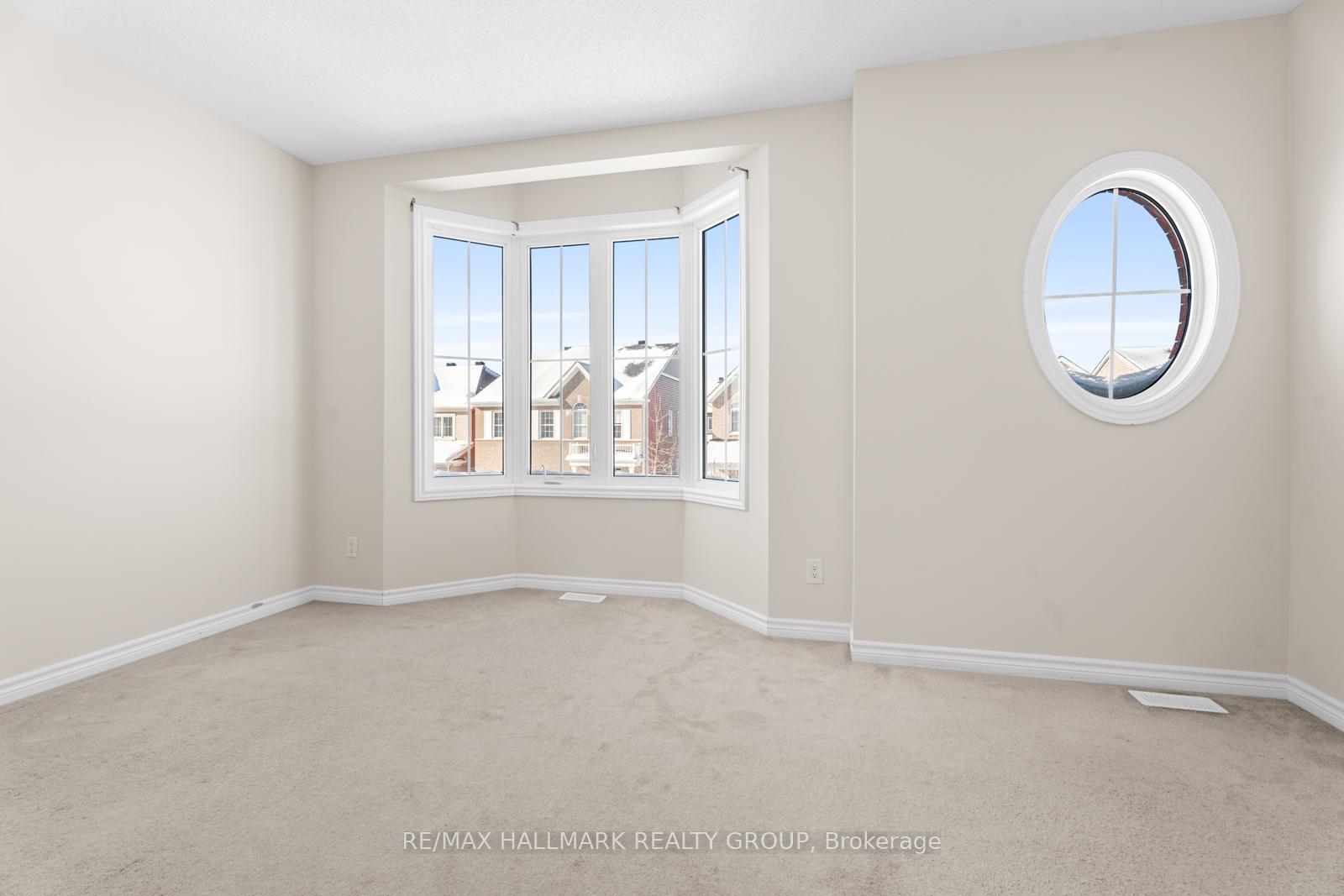Photo 18 of 60 Solaris Drive, Ottawa, Kanata - Emerald Meadows/Trailwest — HOMEH
