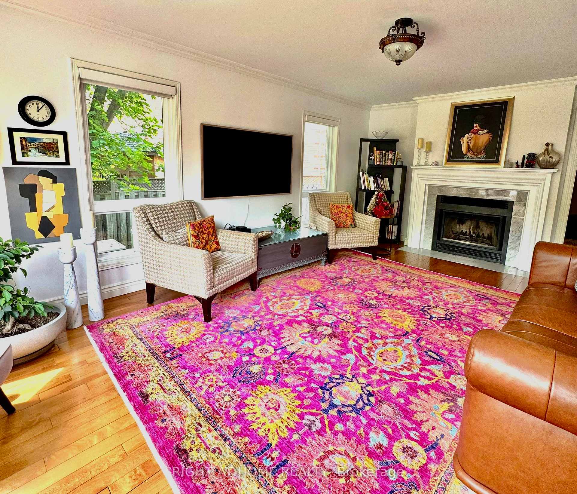 Photo 5 of 23 Lismer Court, Markham, Unionville — HOMEH