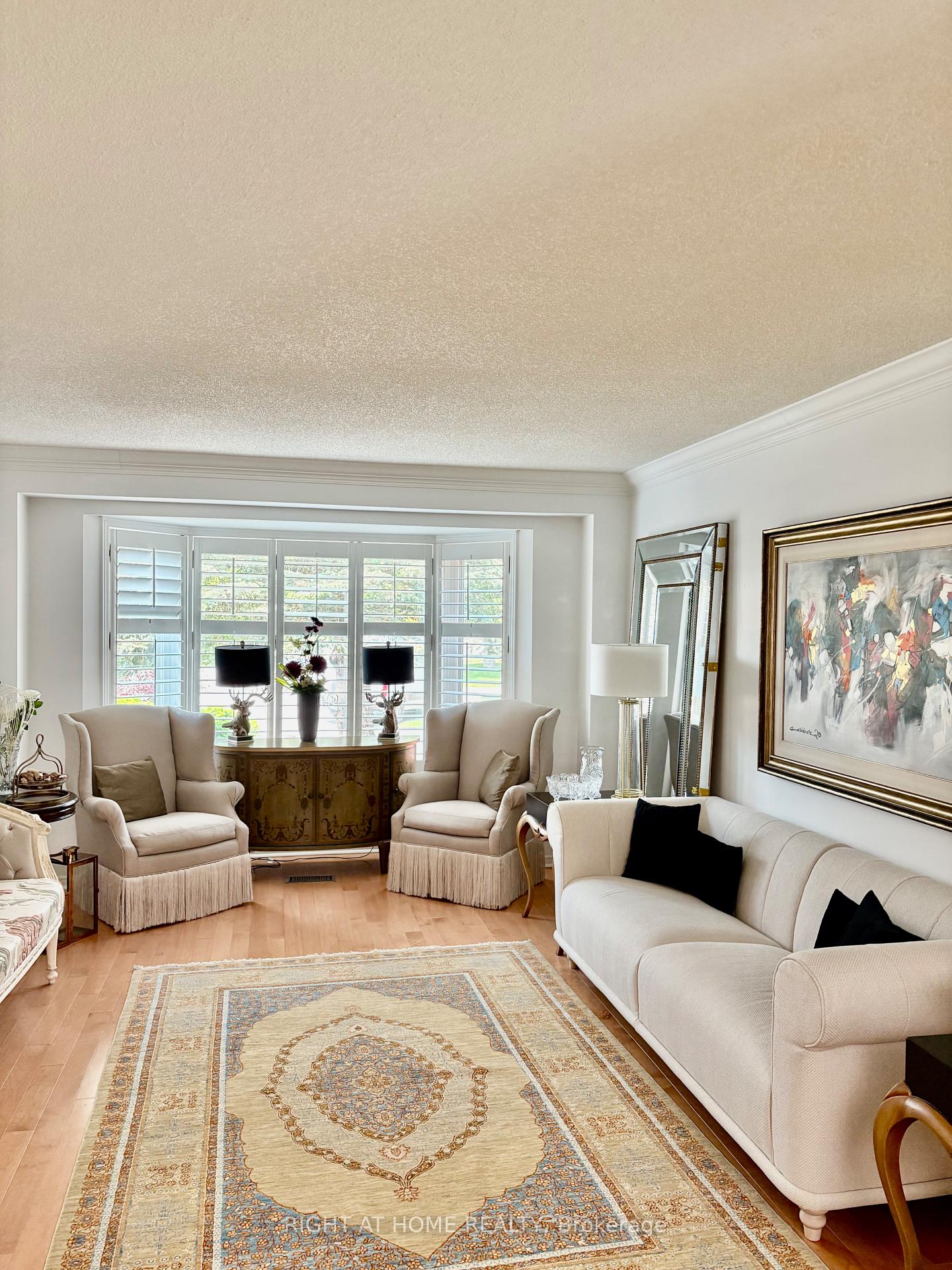 Photo 16 of 23 Lismer Court, Markham, Unionville — HOMEH