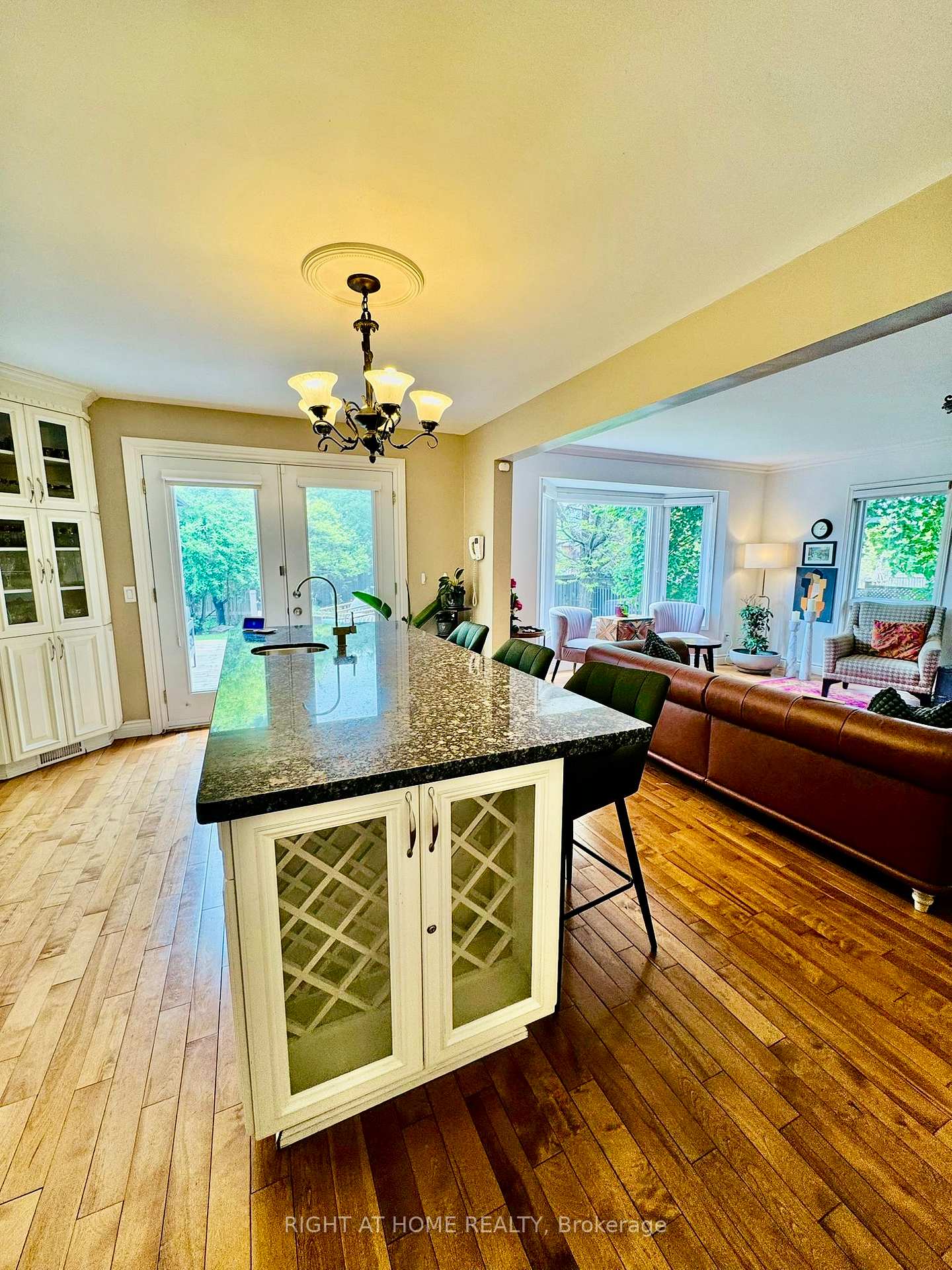 Photo 19 of 23 Lismer Court, Markham, Unionville — HOMEH