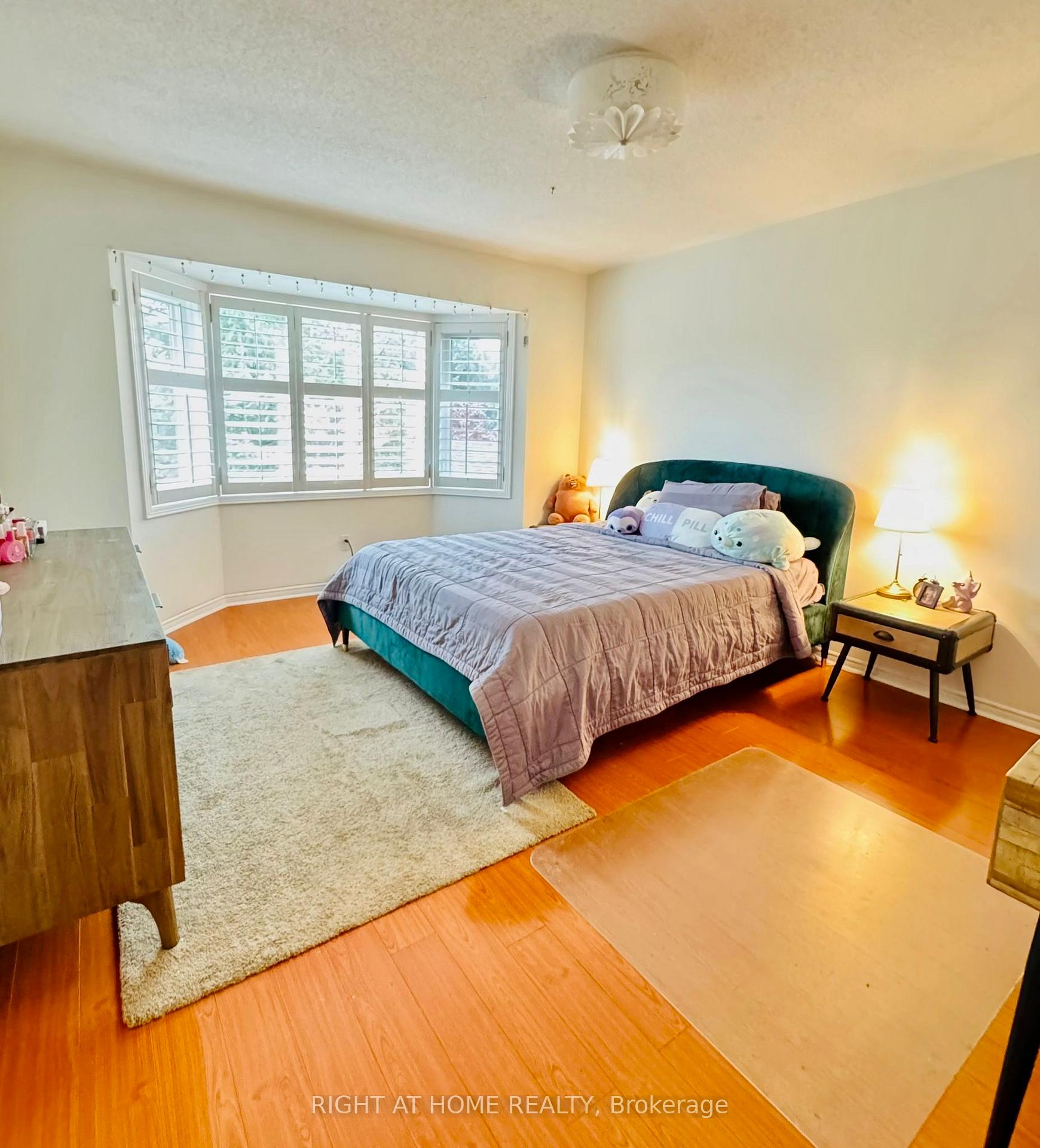 Photo 24 of 23 Lismer Court, Markham, Unionville — HOMEH