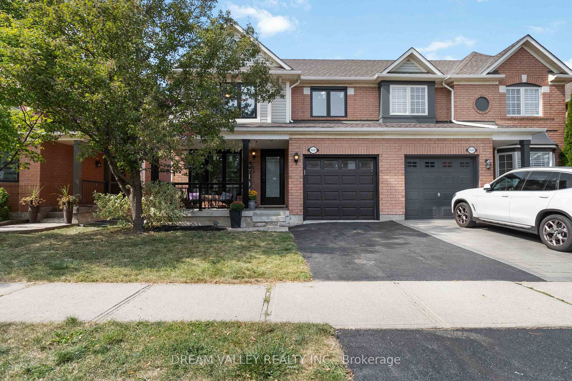 Front of 1517 Evans Terrace